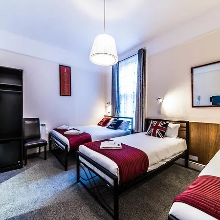 Saba Hotel 3*