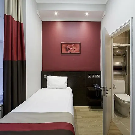 Royal Cambridge Hotel 3*