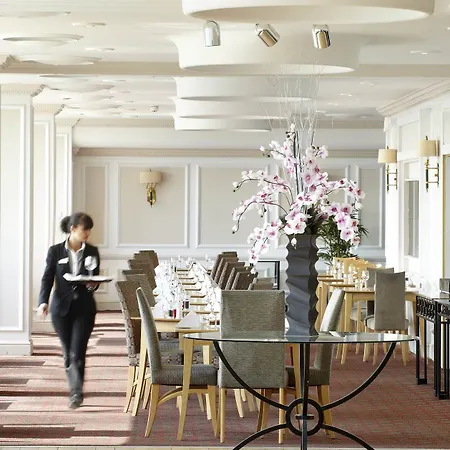 Hotell Thistle London Heathrow Terminal 5 3*