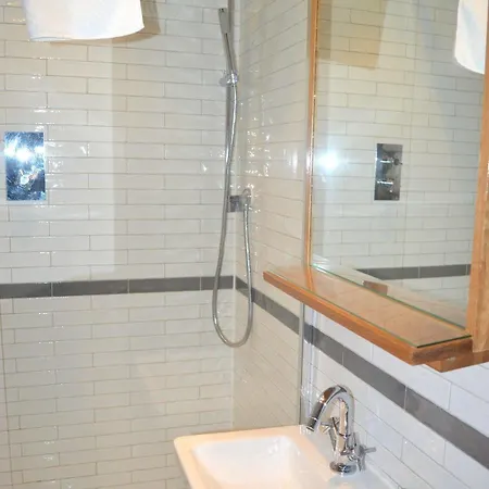 The Brook Otel 3*