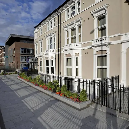 Western Highbury 3* London