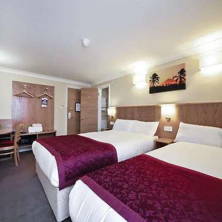 Western Highbury Hotel 3*