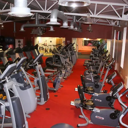 Oyo Lansdowne Szálloda 2*