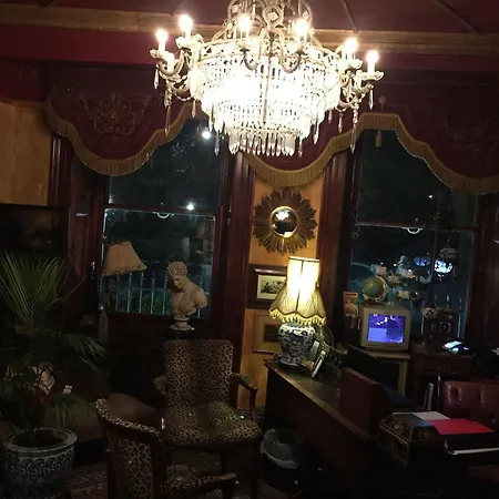 Pavilion Hotel 3*