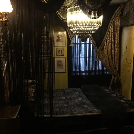 Pavilion Hotel 3*