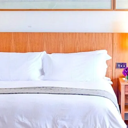 Canary Riverside Plaza Otel Londra