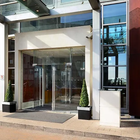 Canary Riverside Plaza 5*