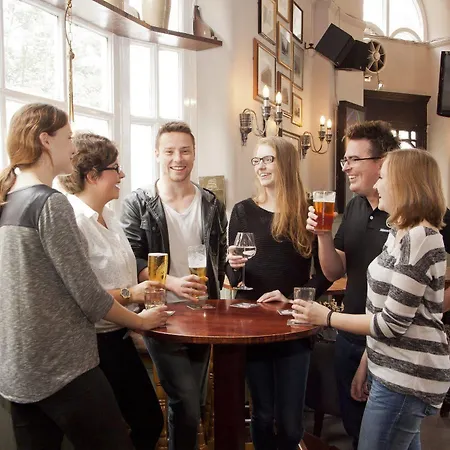 Publove @ The Steam Engine,waterloo Hostel London