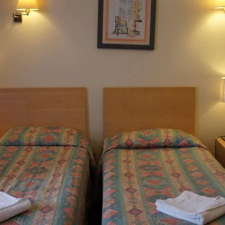 Hotel Caring 3*