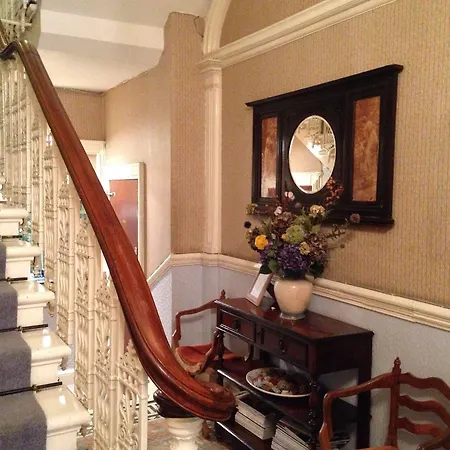 Hotell Merlyn Court London