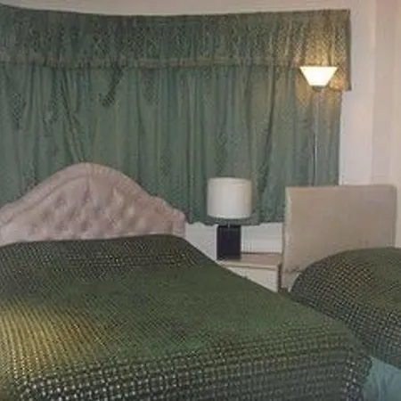 Hotel Mb 2*