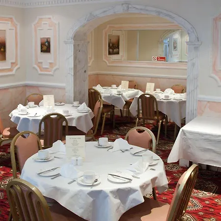Hotel St George's 2*
