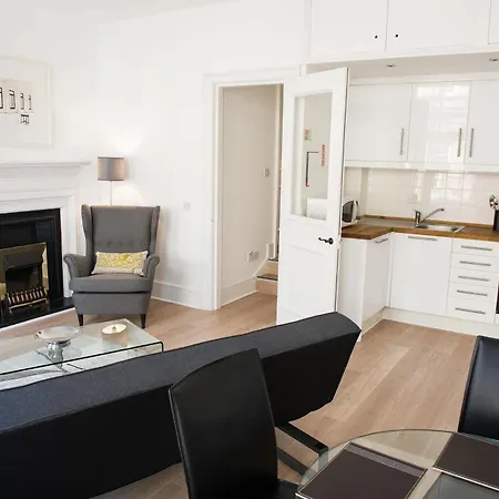 West End One Apartment *