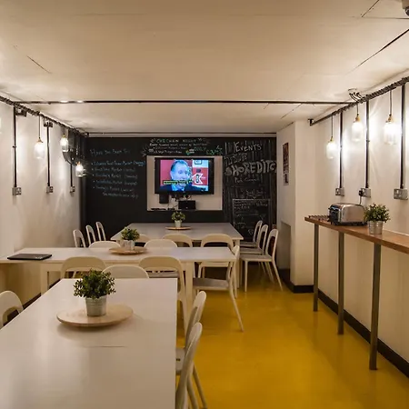 The Dictionary Hostel, Shoreditch, Londra