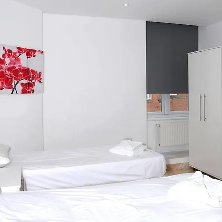 Hostel Abercorn House