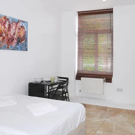 Abercorn House Hostel *
