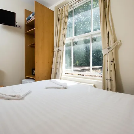 St Joseph Hotel London