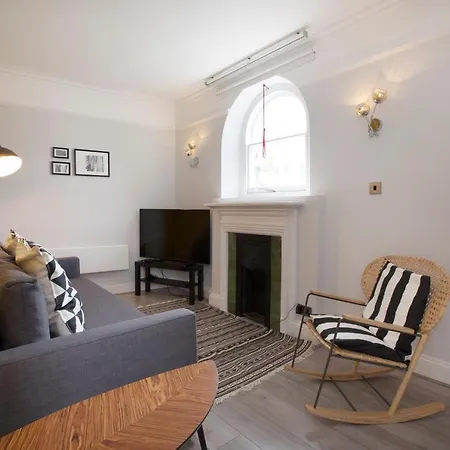 Apartment Emperors Gate By Allo Housing London