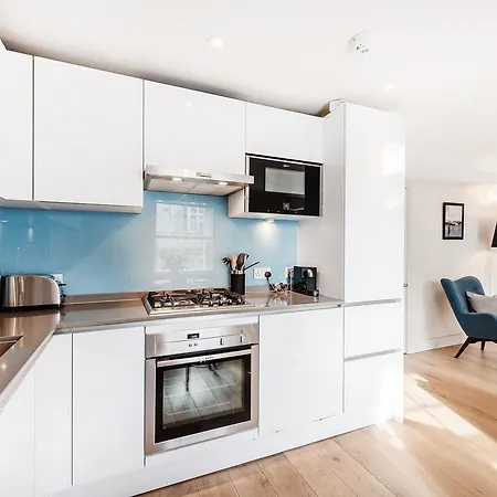 Be:piccadilly Circus Apartment