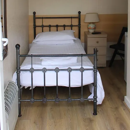 Debden Bed & Breakfast 3*