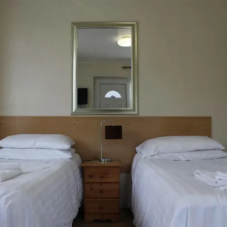Bed & Breakfast Debden Hillingdon