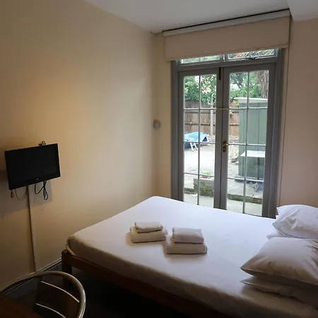 Swinton Hotel 2*