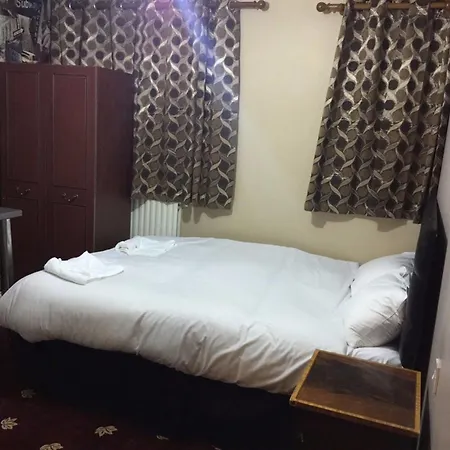 מלון Pacific London Heathrow 2*