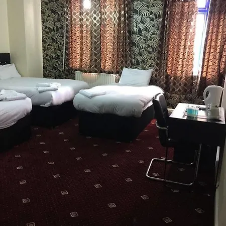 Pacific London Heathrow מלון 2*