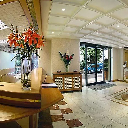 Norfolk Plaza Hotel