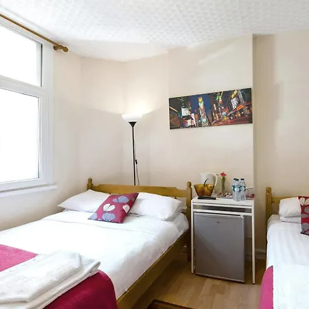 City London Hotel 3*