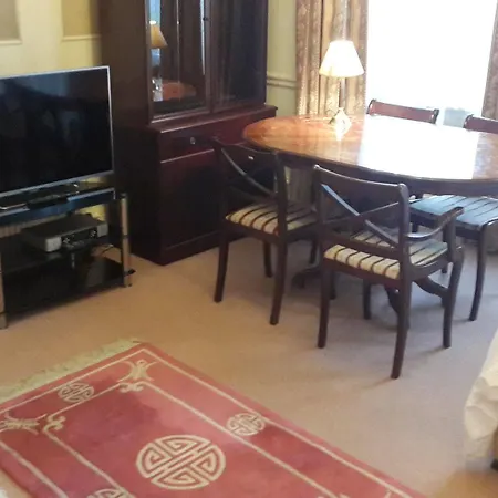 Kensingtoncourt Apartahotel 3*