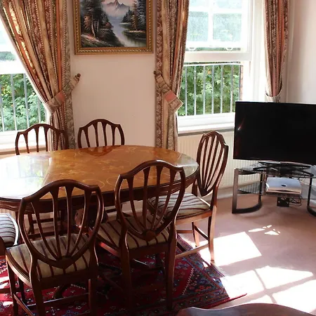 Apartahotel Kensingtoncourt 3*