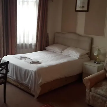 Kensingtoncourt Apartahotel 3*