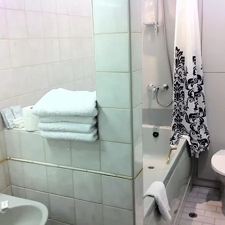 Visitors Apartmanhotel 2*