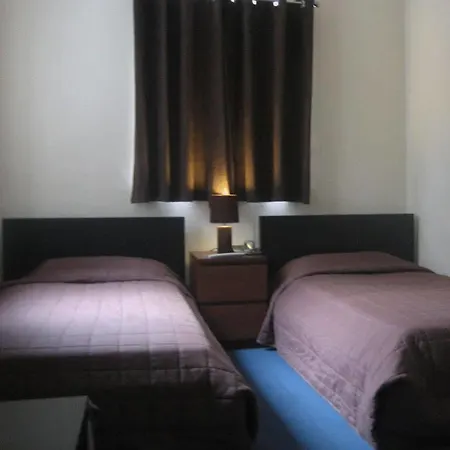 Otel Adare