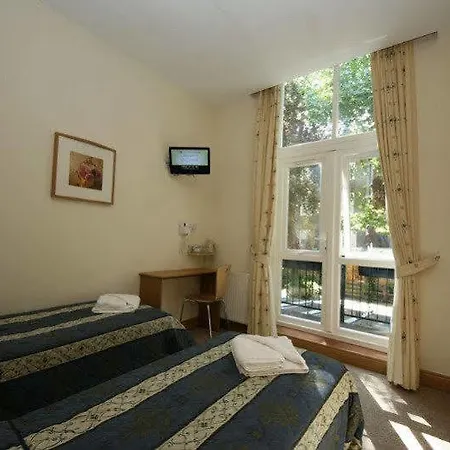St Joseph Hotel 2*
