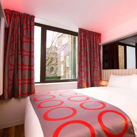 Point A Canary Wharf Hotel