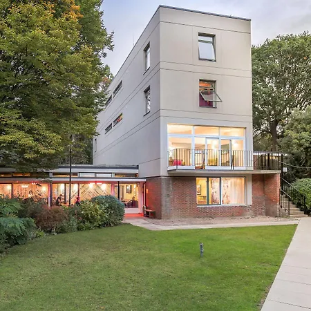 Yha Holland Park Hotel