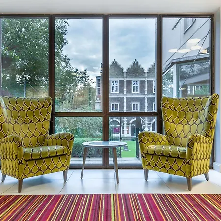 Hotel Yha Holland Park 4*