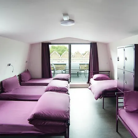 Yha Holland Park 4*