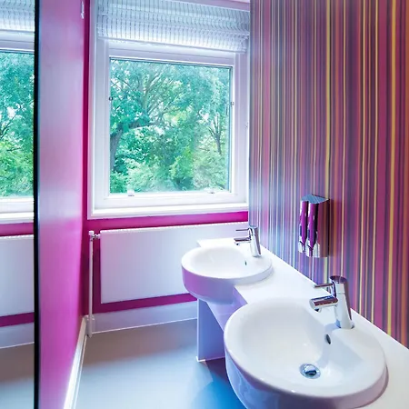 Yha Holland Park Hotel London