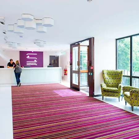 Yha Holland Park 4* London