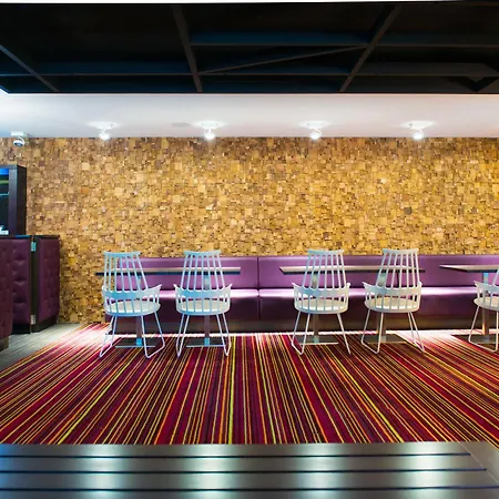 Yha Holland Park Hotel 4*