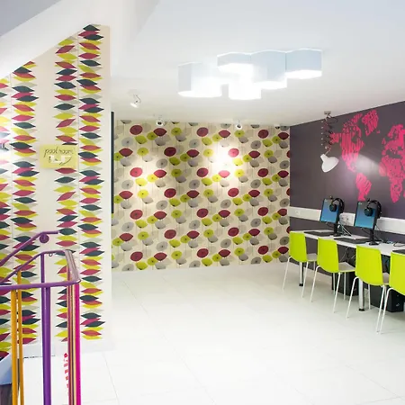Yha Holland Park 4*