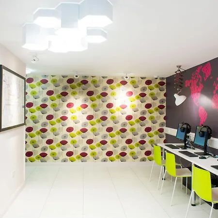 Yha Holland Park 4*