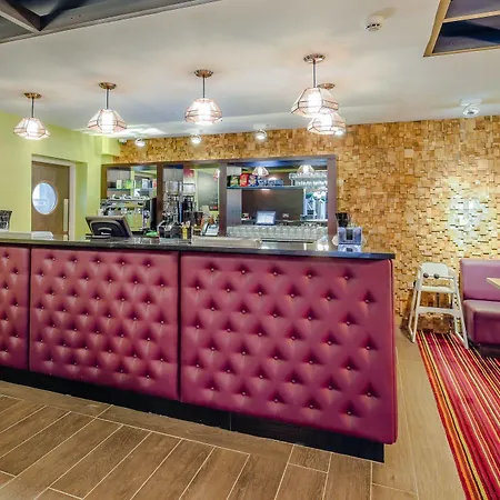Yha Holland Park Hotel London