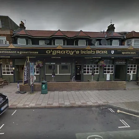 Mccafferty'S Guesthouse Ilford Hotel