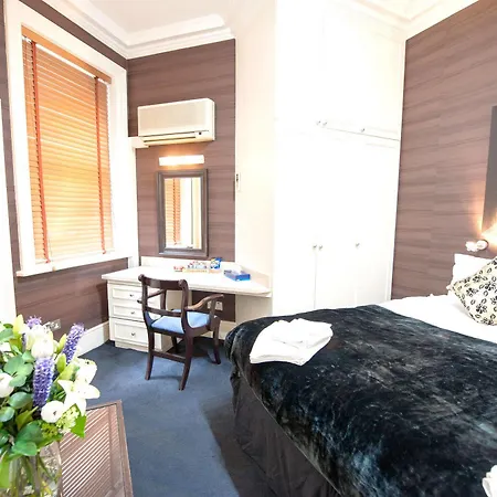 Knightsbridge Hotel