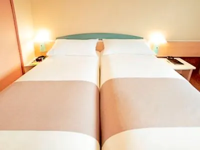 Ibis Greenwich 3*