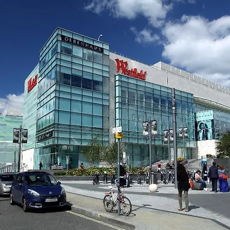 - Wembley International Hotel